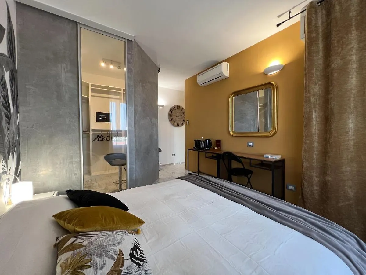 Holiday home Holy-Day Rooms Milano Italy