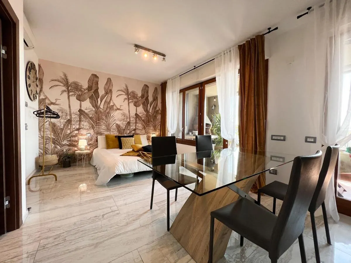 Holiday home Holy-Day Rooms Milano Italy